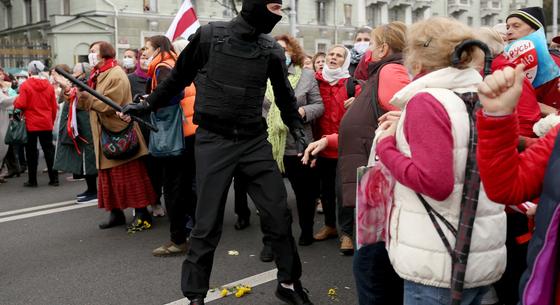 Hat év börtön Belaruszban egy virágért és egy gyertyáért