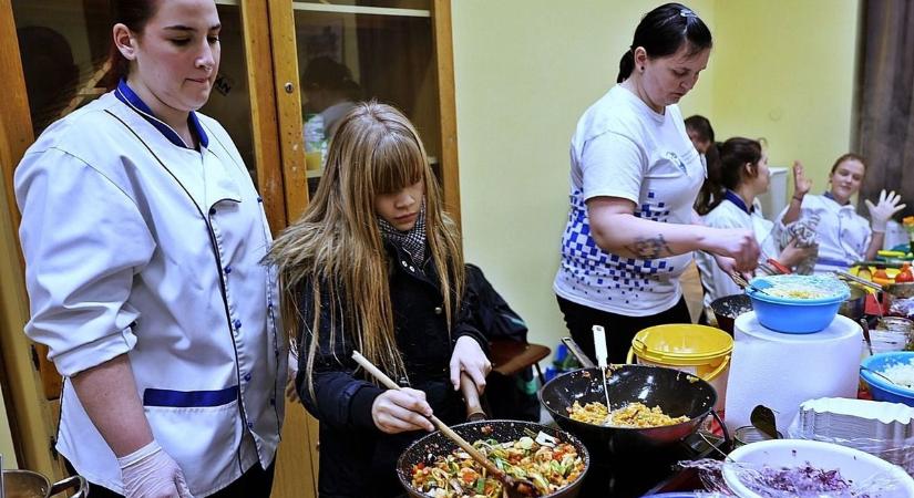 Egyre többen tanulnak szakmát, idén is bizonyította tehetségét az autóversenyző