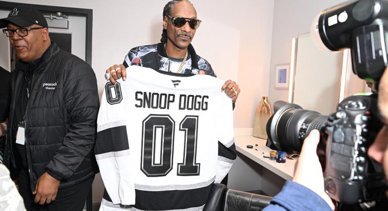 Snoop Dogg vett egy szatyornyi problémát