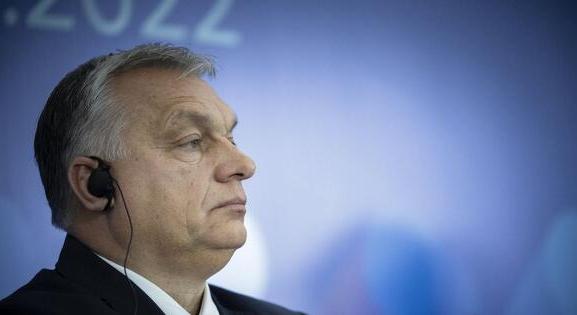 Hadházy Ákos szerint teljes csőd a kormány teherszállító repülőgép beruházása