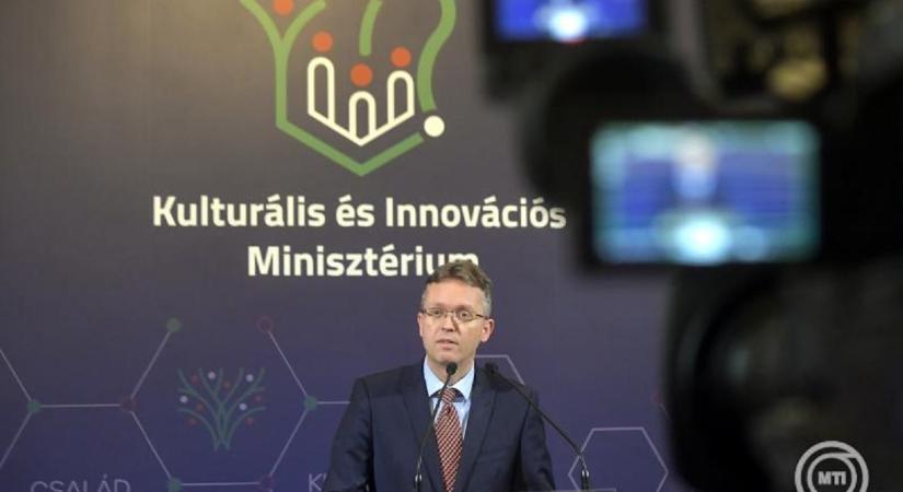 A magyar kormány két lépésben megduplázza a családi adókedvezményt