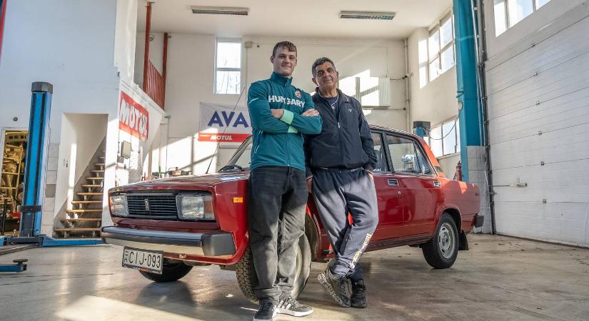 Szilveszteri kiadás egy erős fiatallal és egy ralilegendával - MűhelyPRN: Lada 2105 – 1989.