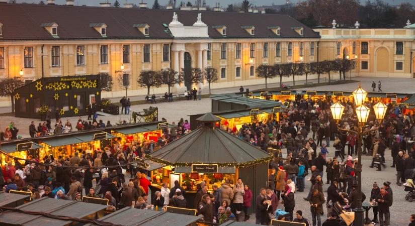 Kolléganőnk most a schönbrunni karácsonyi vásárban járt Bécsben, ami hatalmas meglepetés volt a család számára