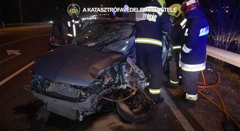 Hatalmas ütközés volt a 3. kerületben. Felvételt tettek közzé a mentésről