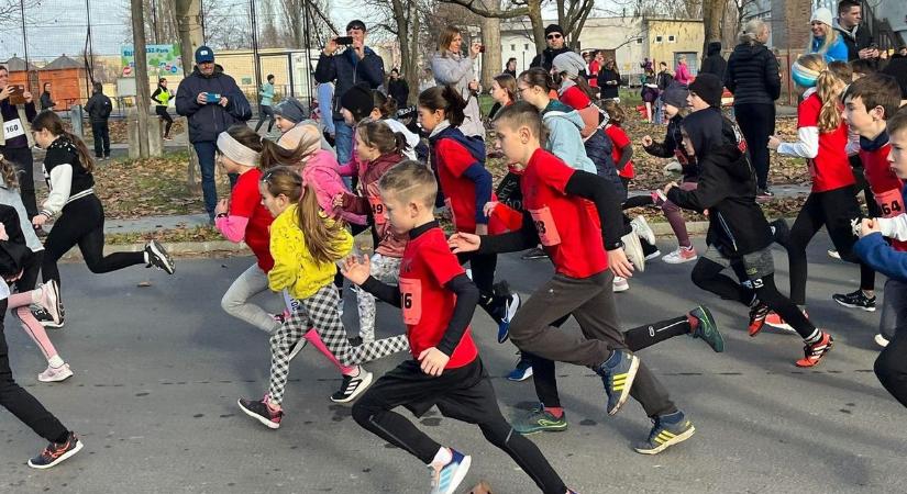 Szilveszterkor is egy nemes célért futnak a bajai program részvevői