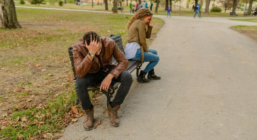 Szülei kapcsolatáért aggódik a fiú, pláne az apja legújabb lépése után