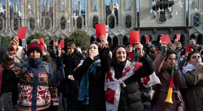 Már két elnöke is van a forrongó Grúziának