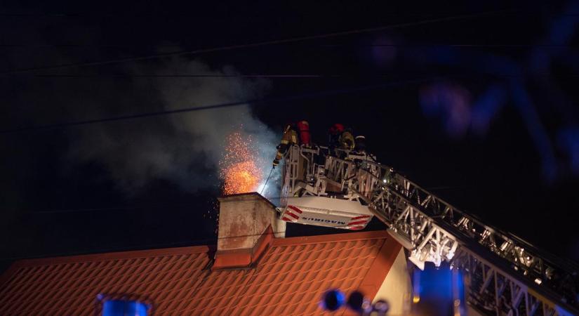 Tűz miatt vált lakhatatlanná egy ház Kölesden