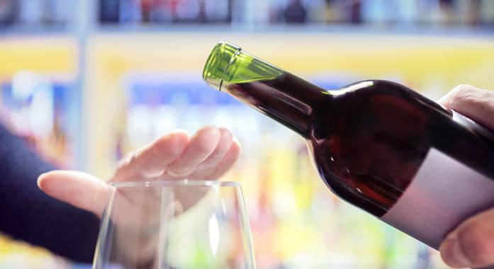 Az alkoholmérgezés megelőzése és az egyszeri mértéktelen alkoholfogyasztás hatásai