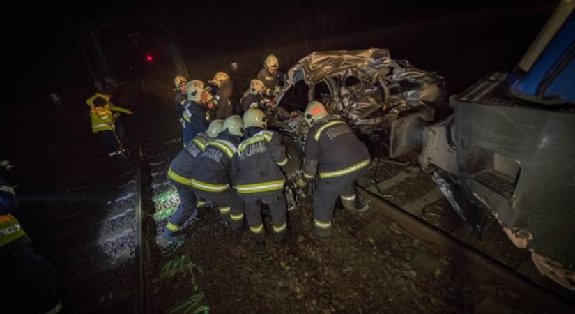 Halálos áldozattal járó ütközés történt egy autó és egy InterCity között