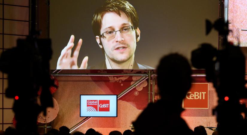Apa lett Edward Snowden – képek