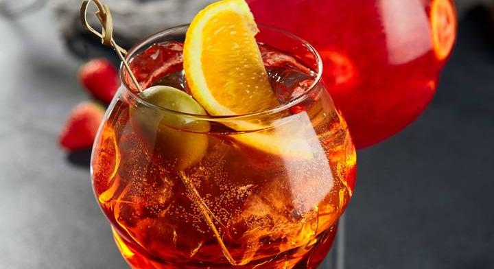 Ünnepi Aperol Spritz áfonyával: télen is csúszik a nyári klasszikus