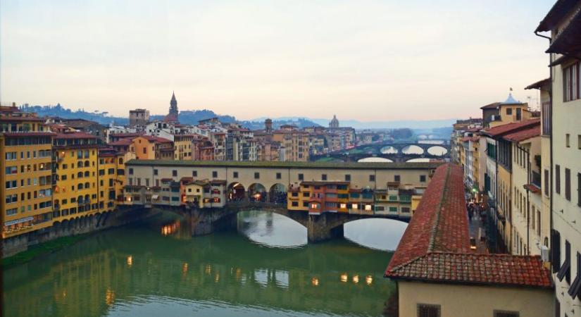 Egy titkos folyosóról a legszebb Firenze panorámája