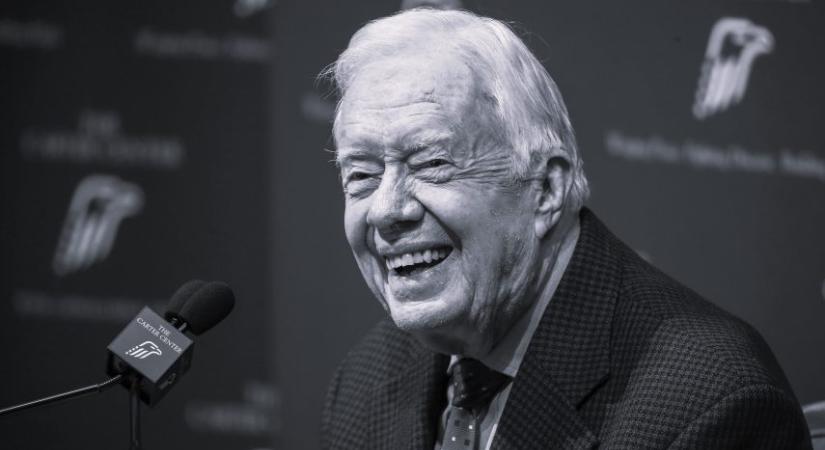 Elhunyt Jimmy Carter amerikai elnök, aki visszaadta Magyarországnak a Szent Koronát