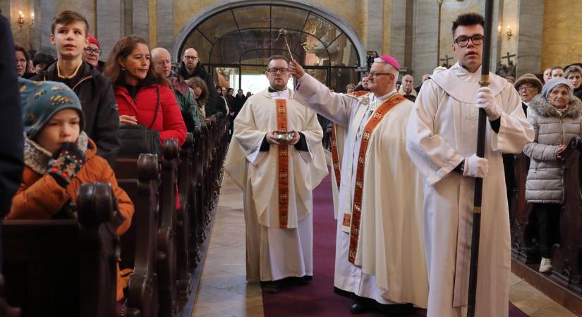 Feladatunk van a szentévben, ami a remény éltetése - képgalériával, videóval