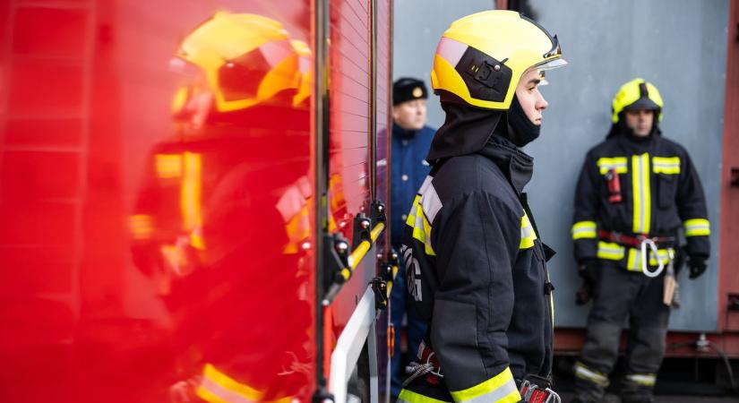 Leszállt a vonatról, felgyújtotta magát, majd hazasétált