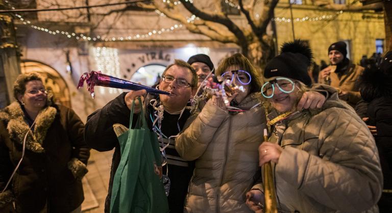 Leleplezték, hol szilveszterezik a magyarok többsége