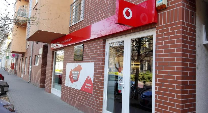 Most áll át a Vodafone, 40 órán át nem lesz ügyintézés