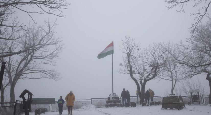 Dobogókőn bajba jutott túrázó miatt riasztották a mentőket