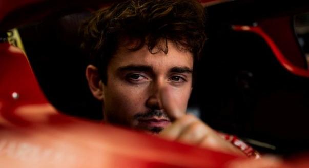 Leclerc szerepe a Hamilton-sztoriban – keddi F1-es hírek