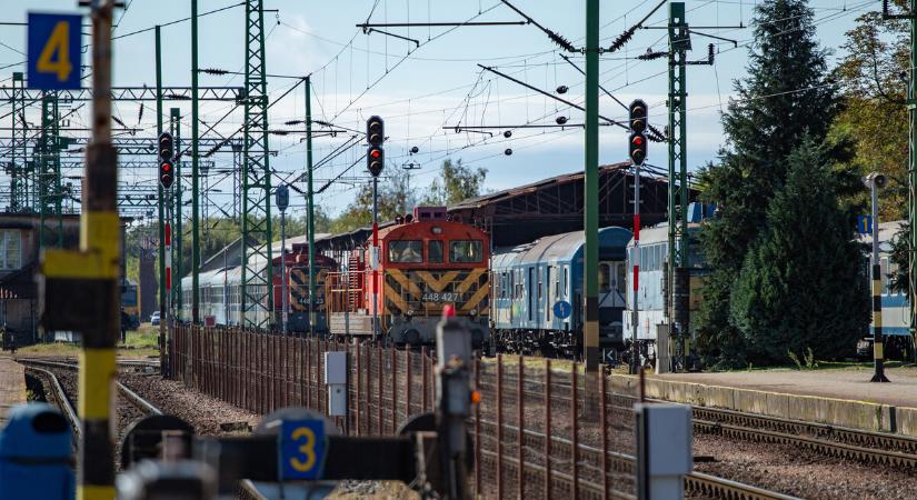 Műholdas nyomkövetővel szerelik fel a MÁV pályakarbantartó járműveit