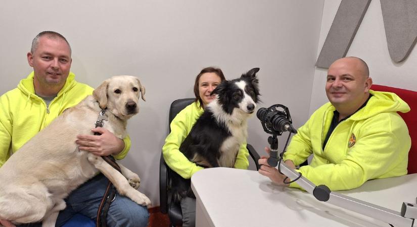 Boldog új évet kívánnak a tatabányai terepjárós önkéntesek  videó