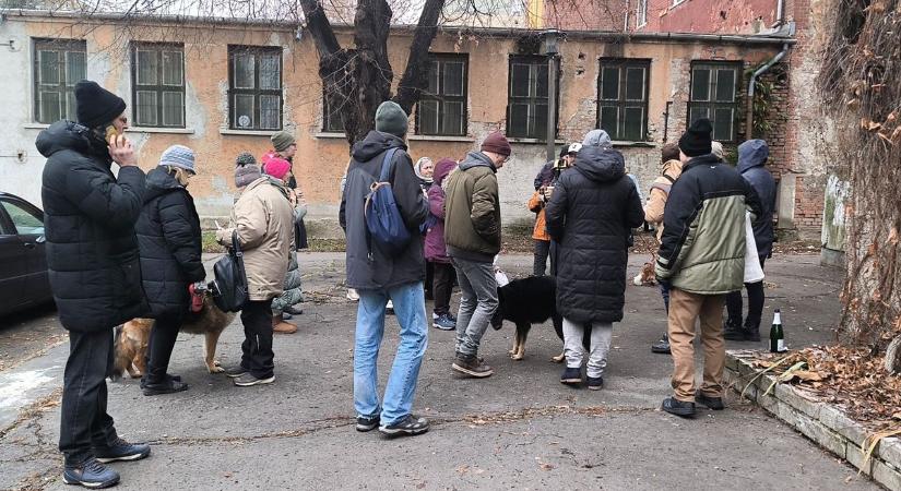 A Győri kapuban kóboroltak szilveszterkor - képek, videó