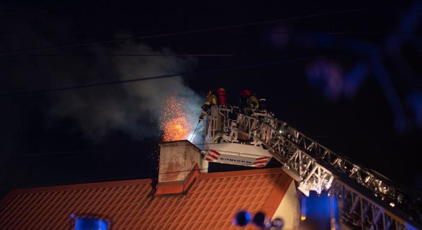 Kéménytűz miatt szilveszterkor kellett költöznie egy családnak