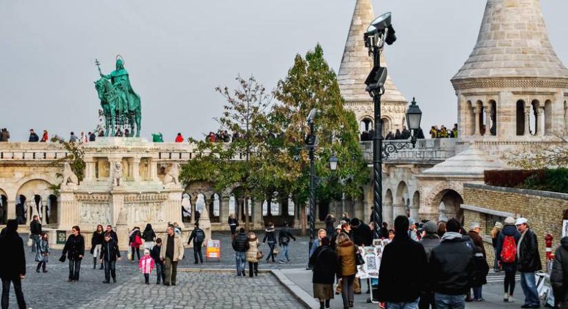 Hány veled egyidős ember él az országban? Itt nézheted meg egy pillanat alatt