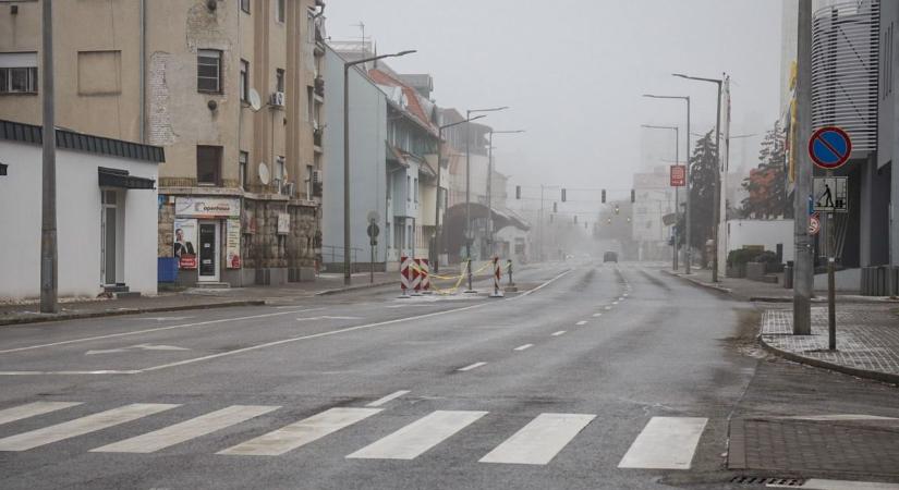 Kihalt, ködös utcák, így indult az új esztendő Szolnokon