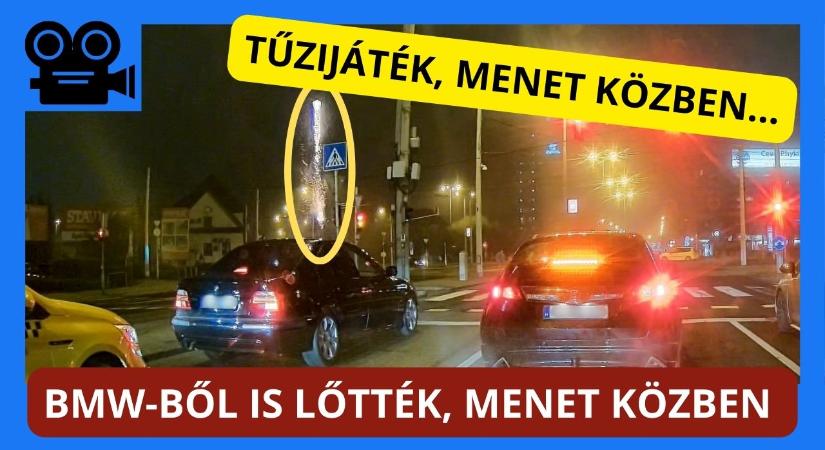 Még egy BMW-ből is tűzijátékot lőttek menet közben az Üllői úton