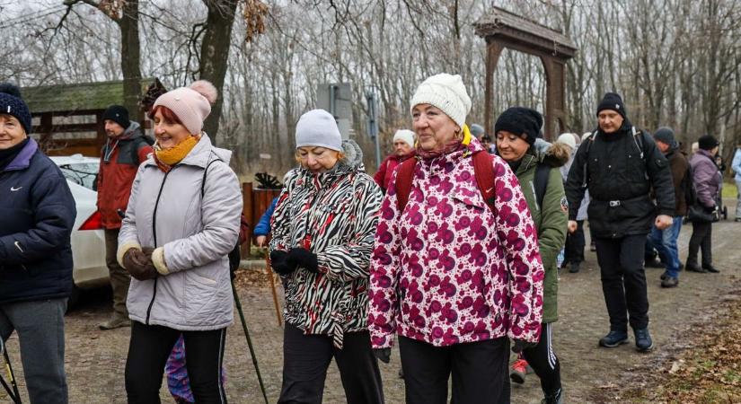 Újév napján is aktívan: elefánt alakzatot írtak le a túra résztvevői Szolnokon – galériával