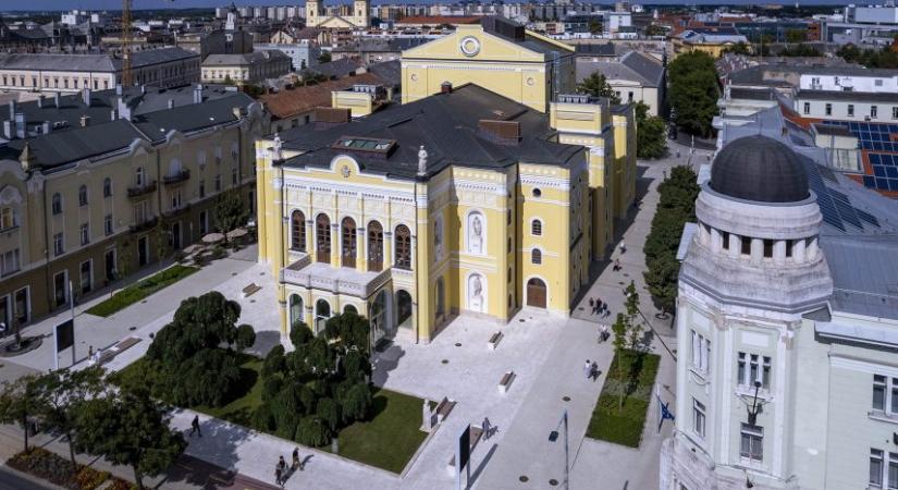 Január a családok hónapja lesz a debreceni Csokonai Nemzeti Színházban