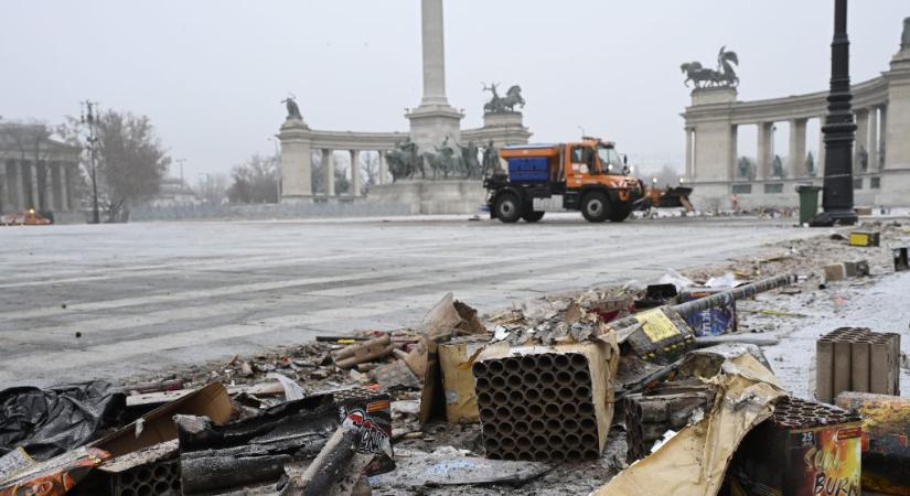 Nyolc tonna tűzijáték-maradványt takarítottak el Budapest közterületeiről a közművek munkatársai