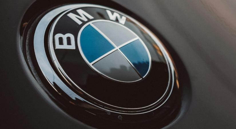 Kínos elbocsájtások a BMW-nél