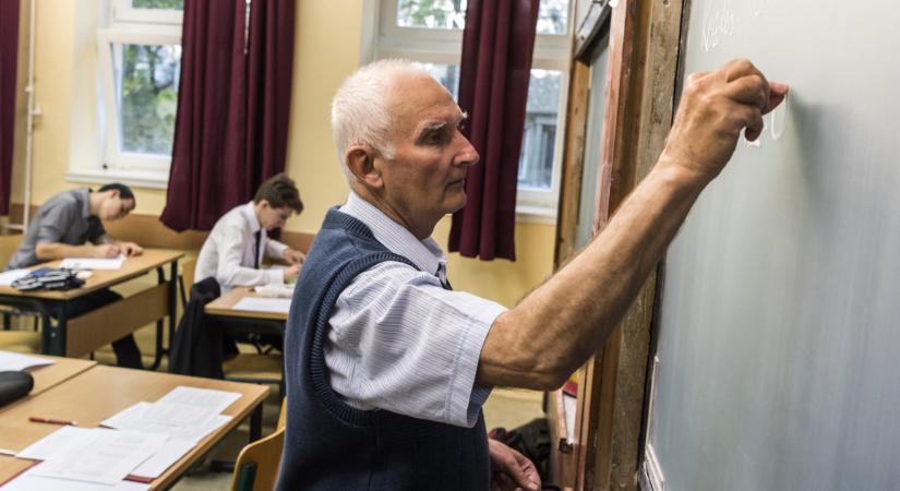 A visszatérő nyugdíjasok miatt nőhetett a pedagógusok száma Magyarországon