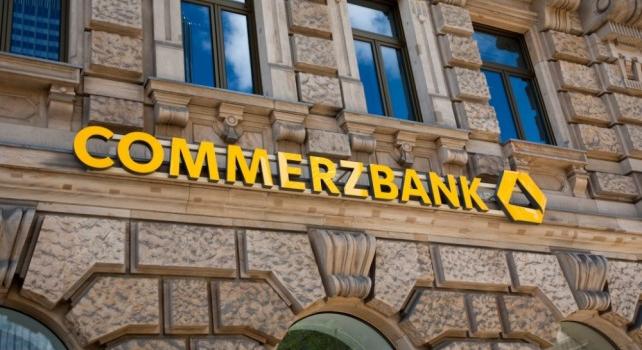 2300 főt bocsát el a Commerzbank