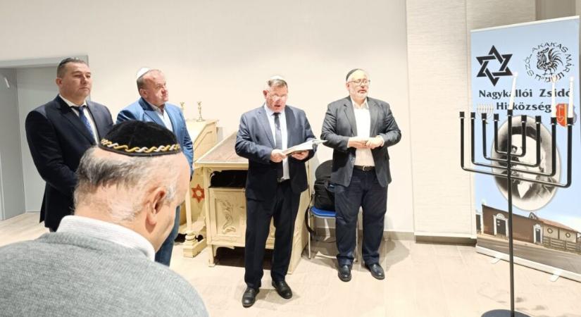 Nagykállóban a hitközség a városi és a vármegyei vezetőkkel közösen ünnepelte a hanukát