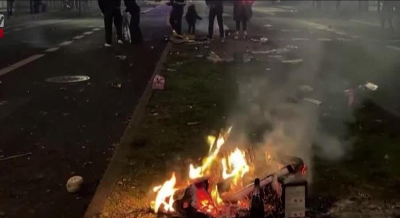 Késsel támadt a járókelőkre Berlinben egy férfi, markológépes ámokfutás Baden-Württembergben  videó