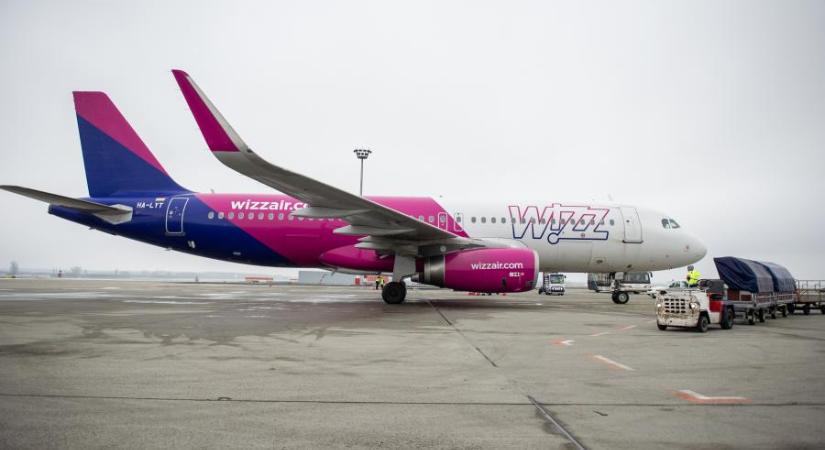 Madárrajjal ütközött a repülőgép, Tenerifén ragadtak a Wizz Air Budapestre tartó utasai