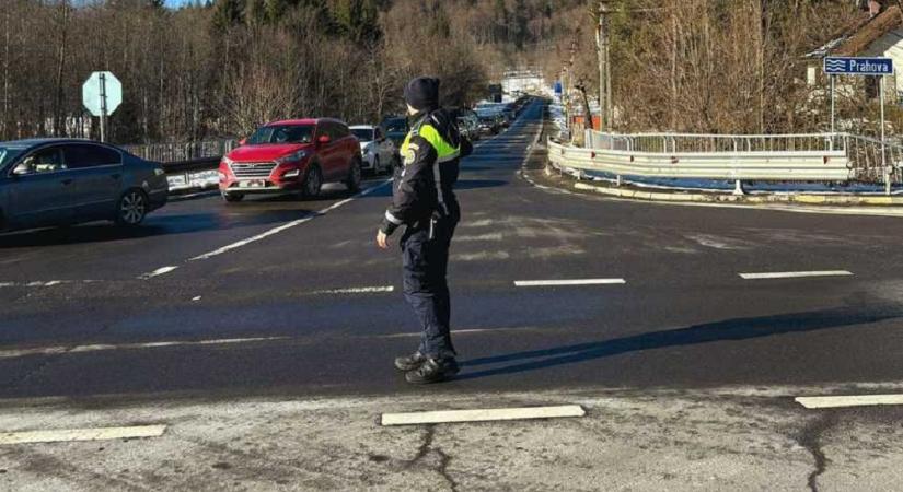 Hatalmas a forgalom Brassó és Bukarest között – alternatív útvonalakat javasol a rendőrség