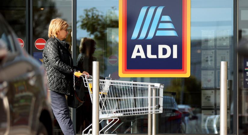 Jelentős béremelésnek örülhetnek az Aldi és a Spar dolgozói