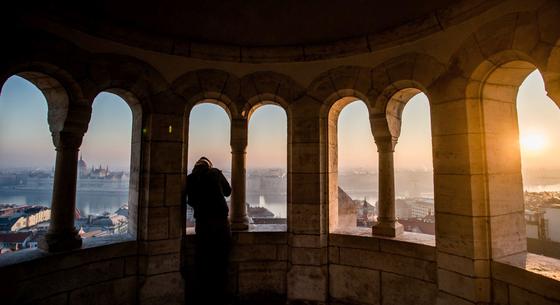 Lekordonozták a Halászbástyát, csak azok élvezhetik a panorámát, akik fizetnek