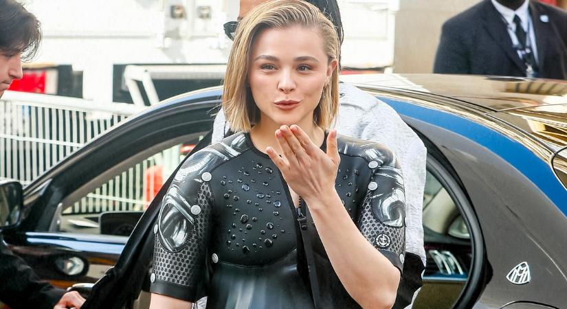 Hollywood egyik legnépszerűbb színésznője, Chloe Grace Moretz és barátnője eljegyezték egymást - fotókon a szerelmesek