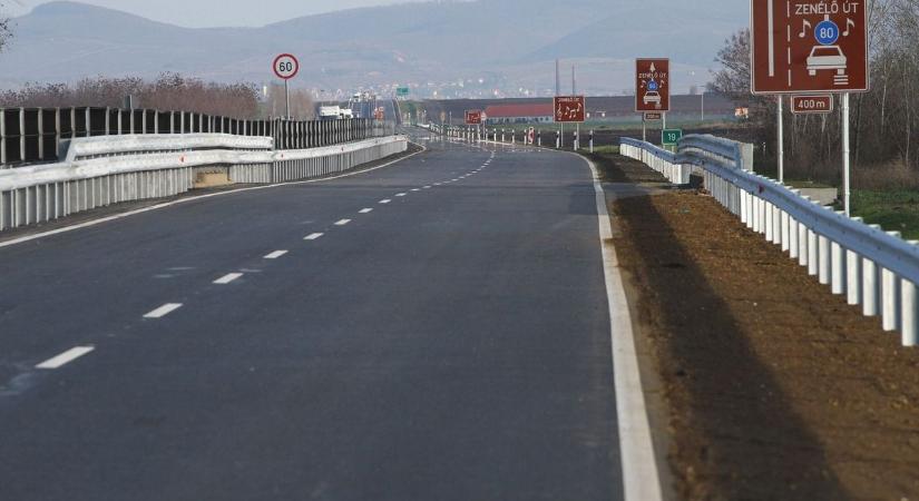 A rendőrök is nagyon szeretnének elbeszélgetni a 37-es fantomjával!