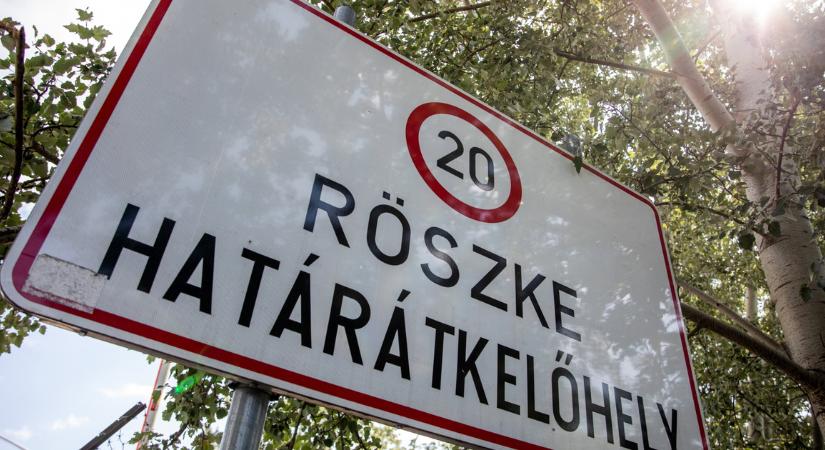 Hatalmas torlódás van Röszkénél, a közúti határátkelőhelyen már csak a belépést engedélyezik