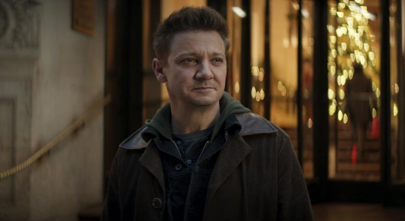 "Újra erős lábakon állok" - Jeremy Renner az életveszélyes balesete utáni 2. "újjászületésnapját" ünnepli