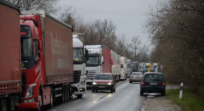 Szünetel a határátléptetés Röszkén – így kerülheti el a torlódást!