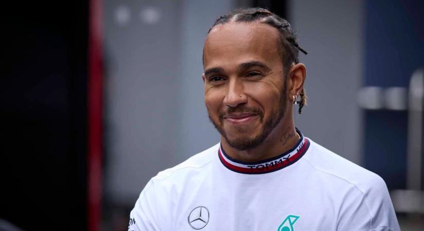 „Merjetek változtatni!” – Hamilton inspiráló üzenettel vág neki a Ferrari-kalandnak