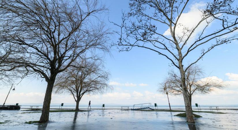 Rendkívüli hőmérsékleti kontraszt alakult ki csütörtökön a Balatonnál